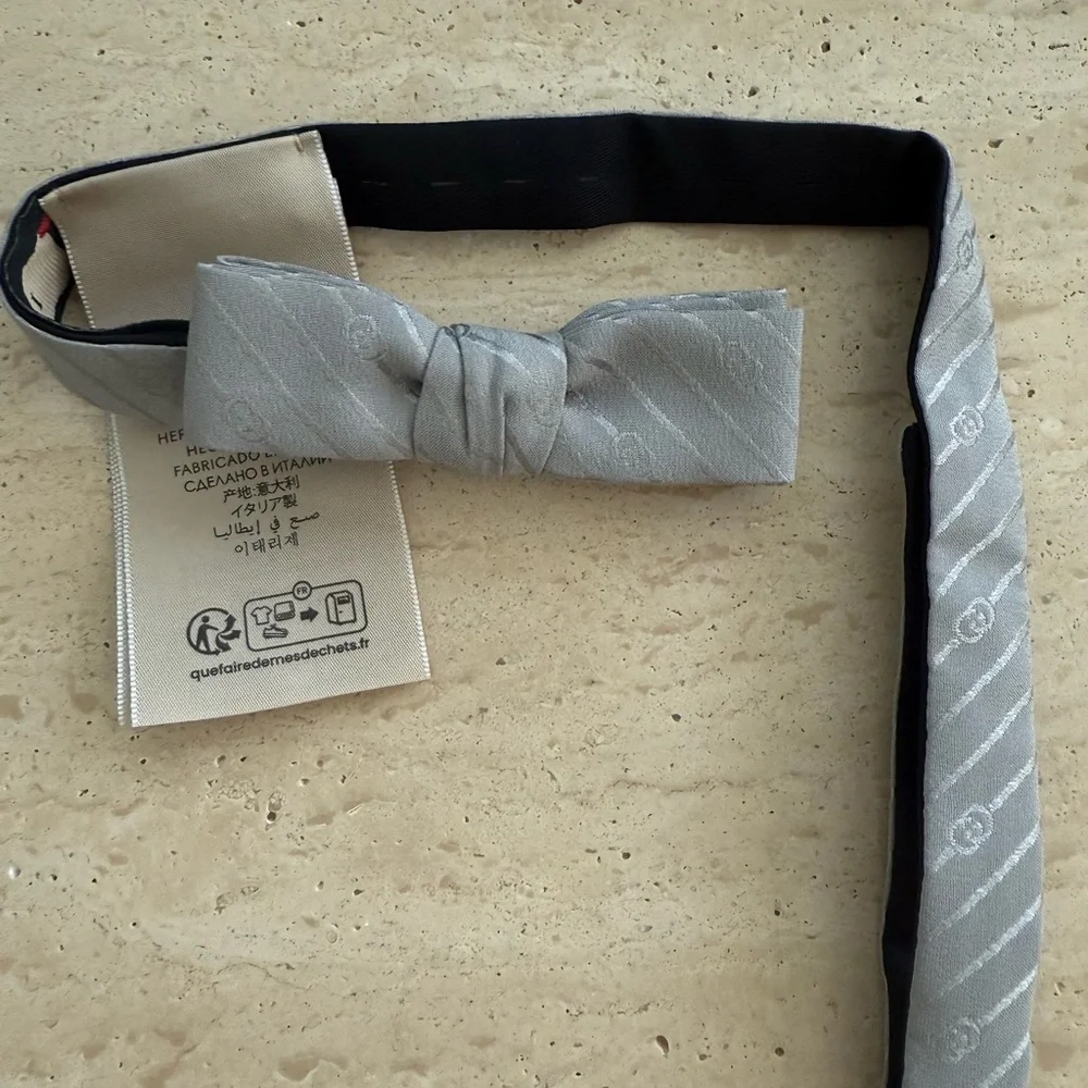 NWT Gucci GG JACQUARD SILVER SILK BOW TIE🩶💝